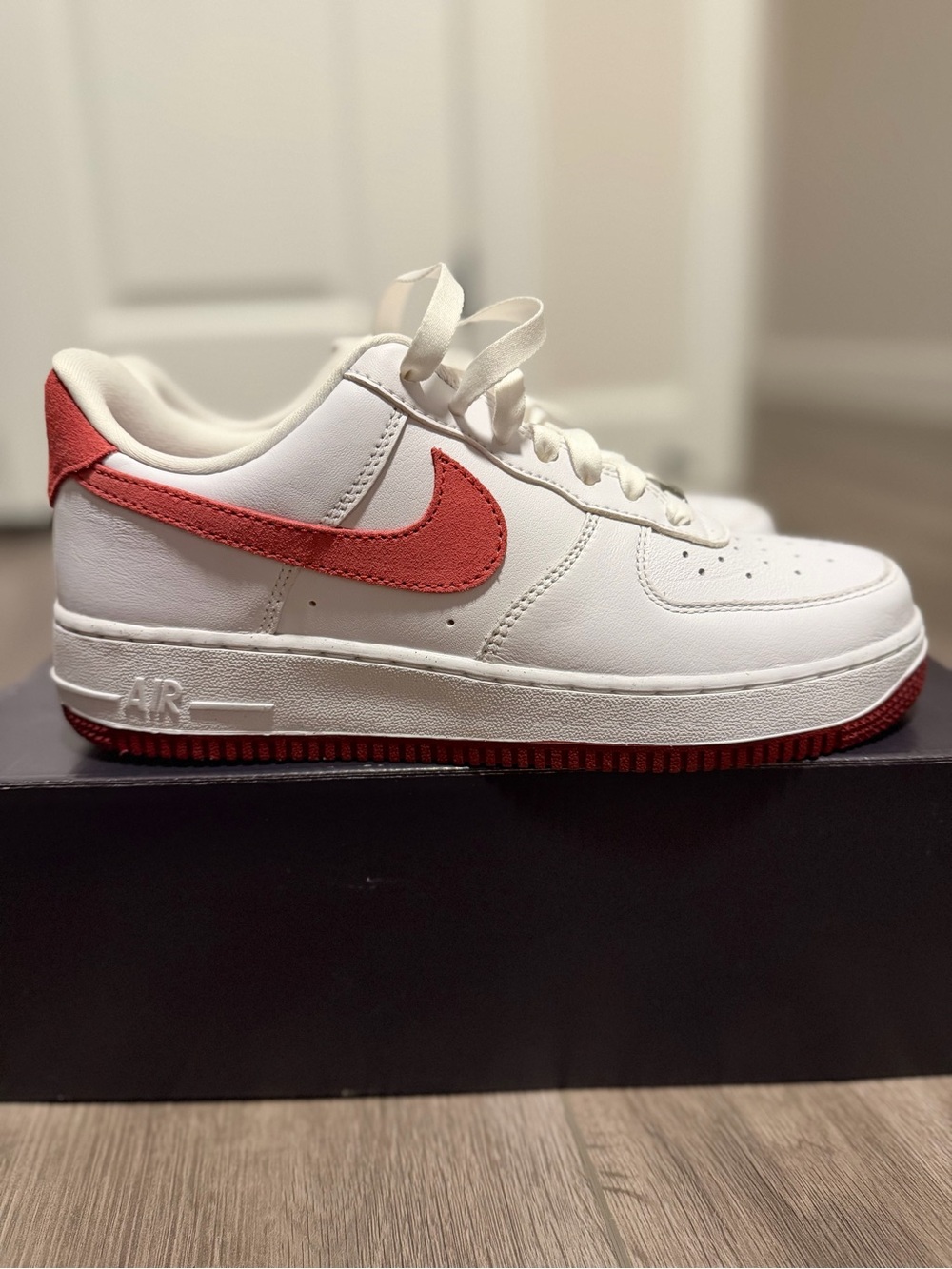Women’s Nike Air Force 1 '07 - Size 8 - New with box